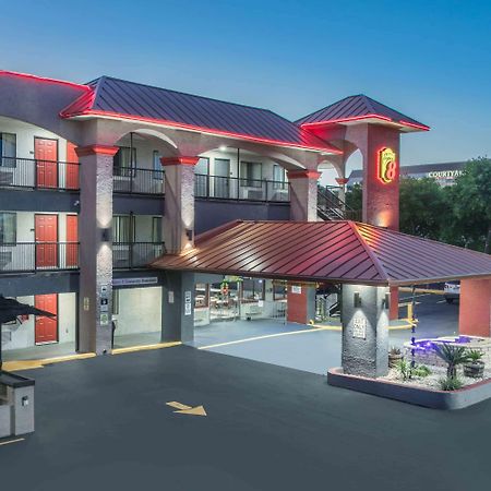 Super 8 By Wyndham Austin University/Downtown Area Kültér fotó